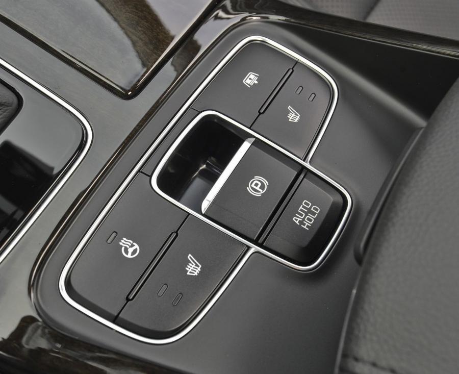  Kia Cadenza 2014 года  (фото 28 из 154)